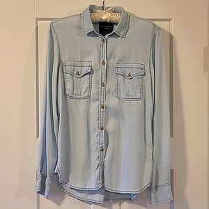 American Eagle Women's Chambray Shirt size Small